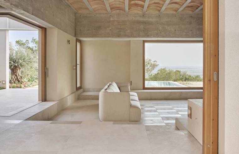Tile of Spain Awards Winner Architecture: House in Puntiró (Mallorca) by Ripoll-Tizón architects